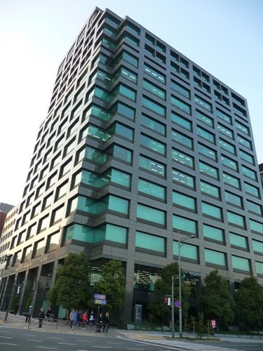 外観:松井証券の入っている半蔵門ファーストビル